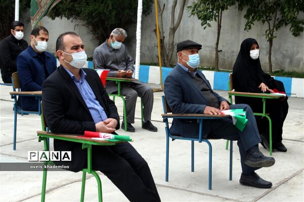 آیین نواخته شدن زنگ انقلاب در دبیرستان توحید گلوگاه