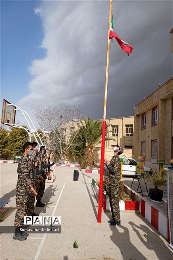 آیین نواختن زنگ انقلاب در مدارس شهرستان نی ریز