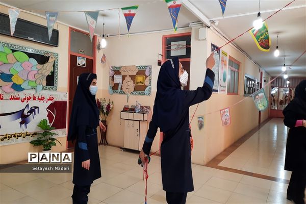 آماده‌سازی آموزشگاه شهید زهره‌وند به مناسبت ایام الله دهه فجر