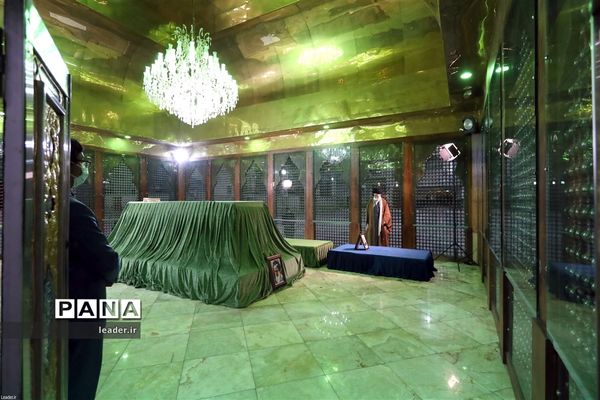 حضور در مرقد مطهر امام راحل و گلزار شهدای بهشت زهرا