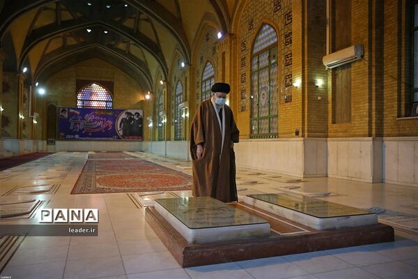 حضور در مرقد مطهر امام راحل و گلزار شهدای بهشت زهرا