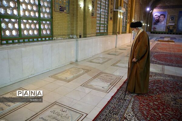 حضور در مرقد مطهر امام راحل و گلزار شهدای بهشت زهرا