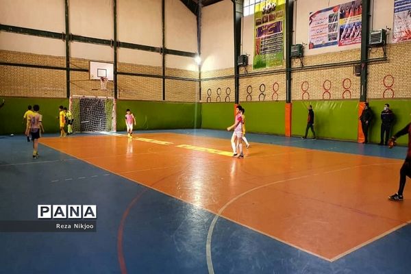 تقدیر از تیم‌های برتر فوتبال بهارستان یک