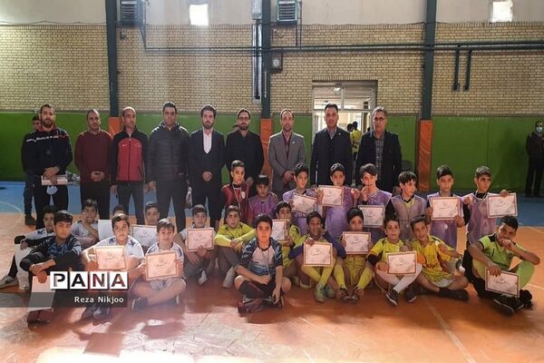 تقدیر از تیم‌های برتر فوتبال بهارستان یک