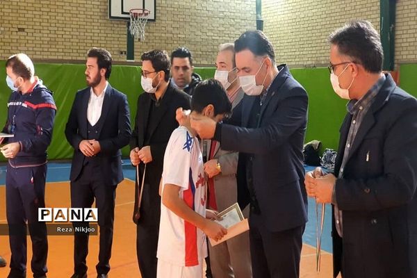 تقدیر از تیم‌های برتر فوتبال بهارستان یک