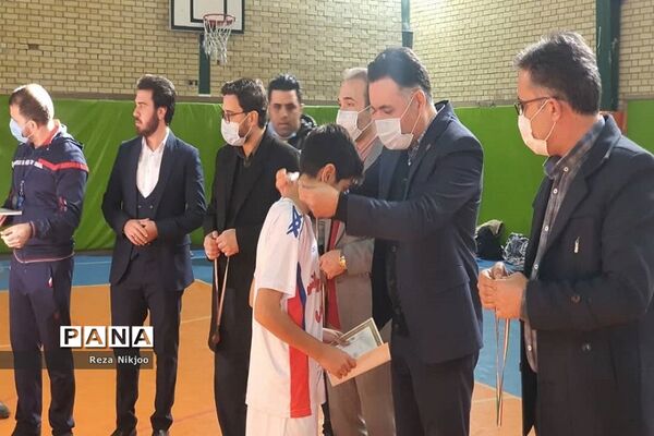 تقدیر از تیم‌های برتر فوتبال بهارستان یک