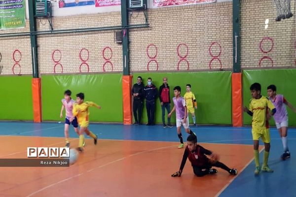 تقدیر از تیم‌های برتر فوتبال بهارستان یک