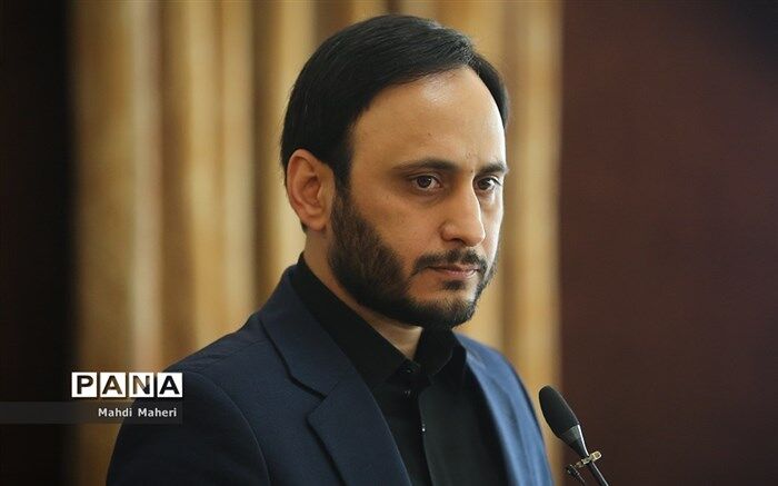 خصوصی‌سازی پرسپولیس و استقلال در حال انجام است