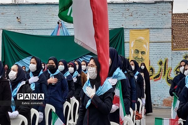 نواختن گلبانگ انقلاب اسلامی در شهرستان قرچک