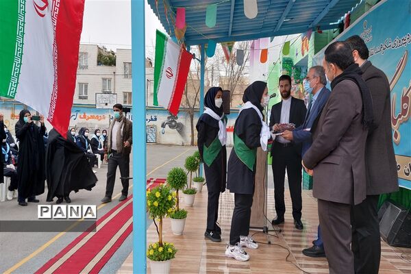 نواختن گلبانگ انقلاب اسلامی در شهرستان قرچک