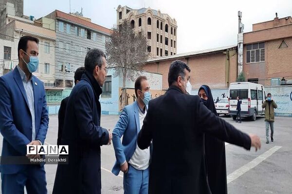 شور و شوق دانش‌آموزان بهارستانی در گرامیداشت آغاز دهه مبارک فجر