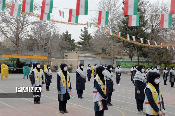 نواختن زنگ انقلاب در مشهد