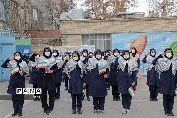 نواختن زنگ انقلاب در مشهد