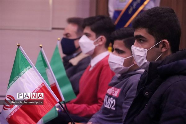 آغاز جشن‌های پیروزی انقلاب با نواخته شدن زنگ انقلاب در آذربایجان شرقی