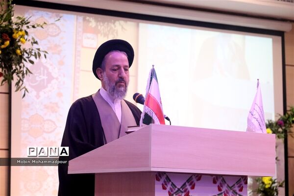 آغاز جشن‌های پیروزی انقلاب با نواخته شدن زنگ انقلاب در آذربایجان شرقی