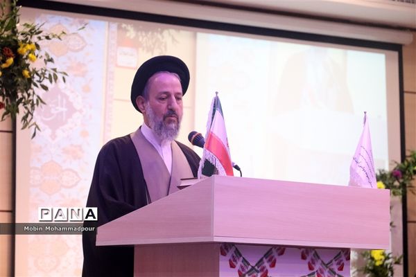 آغاز جشن‌های پیروزی انقلاب با نواخته شدن زنگ انقلاب در آذربایجان شرقی