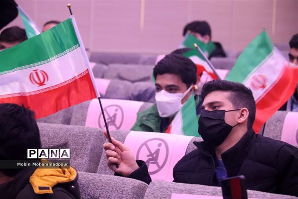 آغاز جشن‌های پیروزی انقلاب با نواخته شدن زنگ انقلاب در آذربایجان شرقی