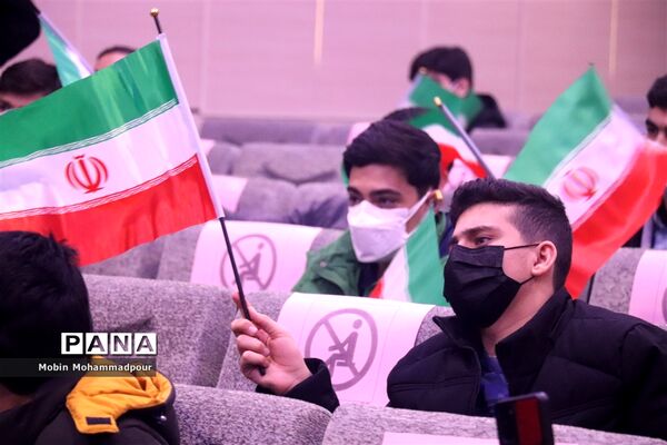 آغاز جشن‌های پیروزی انقلاب با نواخته شدن زنگ انقلاب در آذربایجان شرقی