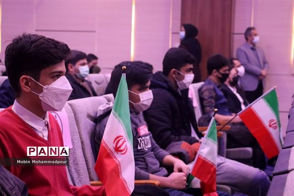 آغاز جشن‌های پیروزی انقلاب با نواخته شدن زنگ انقلاب در آذربایجان شرقی