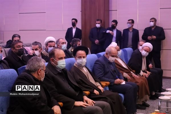 آغاز جشن‌های پیروزی انقلاب با نواخته شدن زنگ انقلاب در آذربایجان شرقی