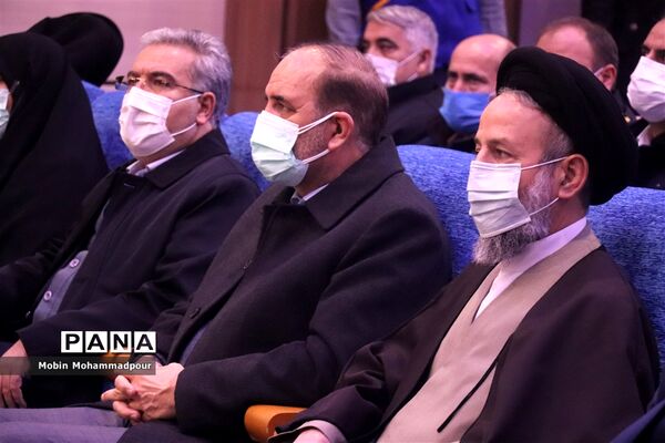 آغاز جشن‌های پیروزی انقلاب با نواخته شدن زنگ انقلاب در آذربایجان شرقی