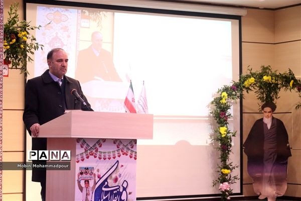 آغاز جشن‌های پیروزی انقلاب با نواخته شدن زنگ انقلاب در آذربایجان شرقی