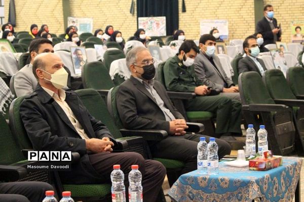 طنین زنگ انقلاب همزمان با سراسر کشور در مدارس فارس