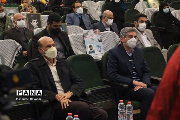 طنین زنگ انقلاب همزمان با سراسر کشور در مدارس فارس
