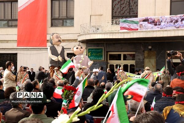 مراسم گلبانگ انقلاب در عرصه میدان شهدای مشهد