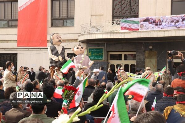 مراسم گلبانگ انقلاب در عرصه میدان شهدای مشهد