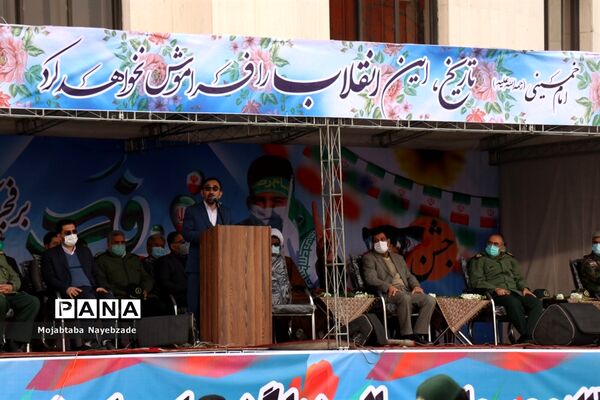 مراسم گلبانگ انقلاب در عرصه میدان شهدای مشهد