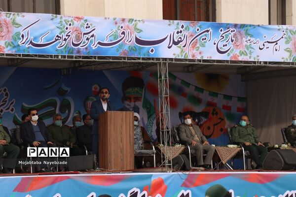 مراسم گلبانگ انقلاب در عرصه میدان شهدای مشهد
