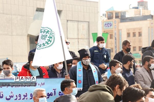 مراسم گلبانگ انقلاب در عرصه میدان شهدای مشهد