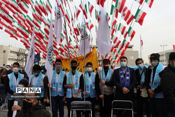 مراسم گلبانگ انقلاب در عرصه میدان شهدای مشهد