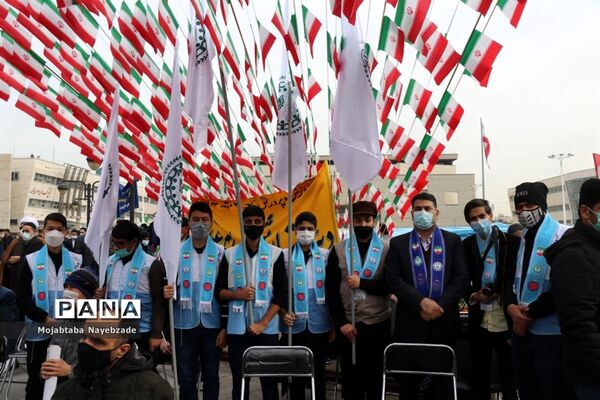 مراسم گلبانگ انقلاب در عرصه میدان شهدای مشهد