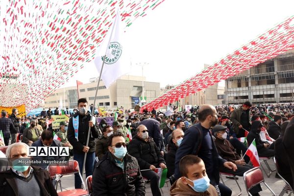 مراسم گلبانگ انقلاب در عرصه میدان شهدای مشهد