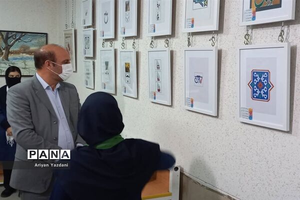 برگزاری نمایشگاه عکس و آثار هنری هنرجویان هنرستان هنر و اندیشه ناحیه یک شیراز