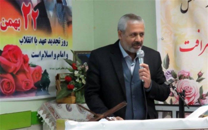 نواختن زنگ انقلاب در تمام مدارس شهرستان‌ ساوجبلاغ