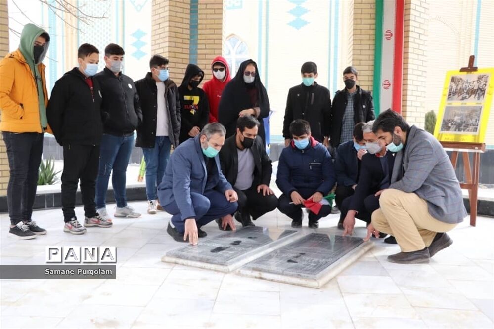 نواختن زنگ انقلاب در مجتمع سما شیروان