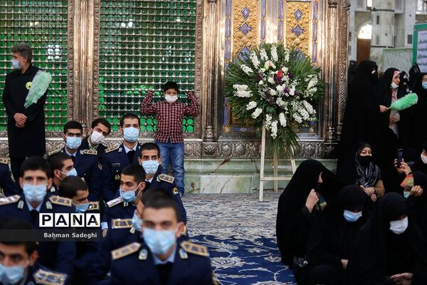 مراسم گرامیداشت ۱۲ بهمن در حرم امام خمینی (ره)