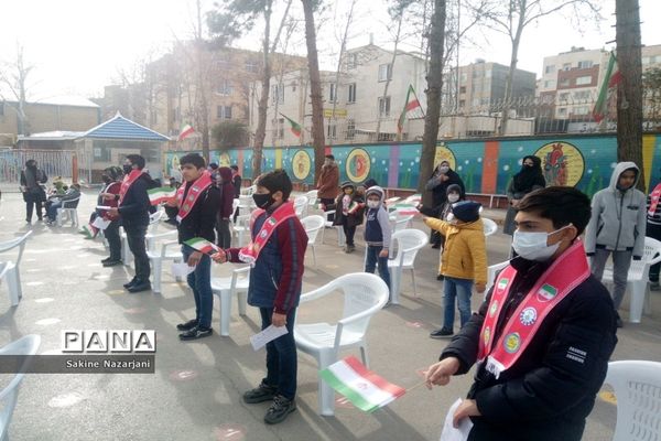 برگزاری همایش یاوران انقلاب در مدارس ناحیه۶ مشهد مقدس