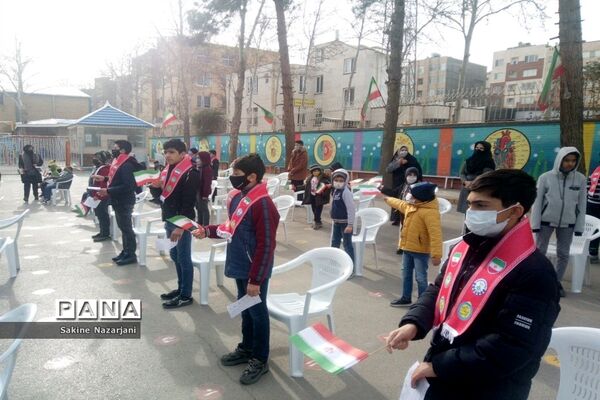 برگزاری همایش یاوران انقلاب در مدارس ناحیه۶ مشهد مقدس
