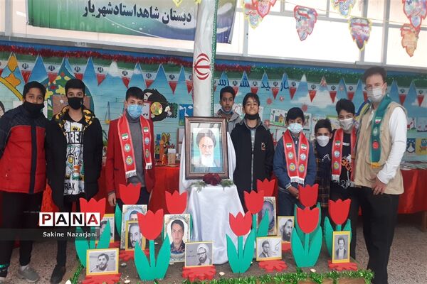 برگزاری همایش یاوران انقلاب در مدارس ناحیه۶ مشهد مقدس