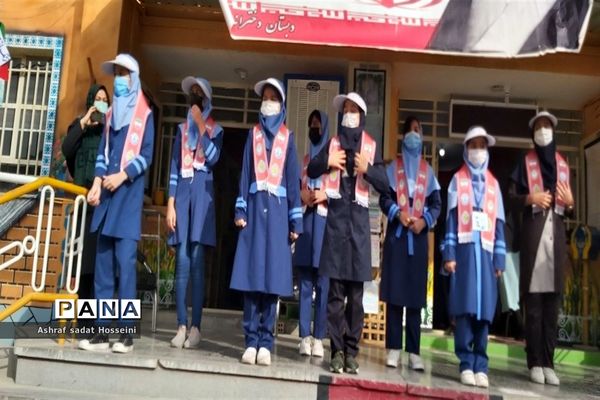 برگزاری همایش یاوران انقلاب در مدارس ناحیه۶ مشهد مقدس