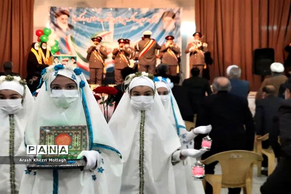 نواخته شدن زنگ انقلاب در مدارس کازرون