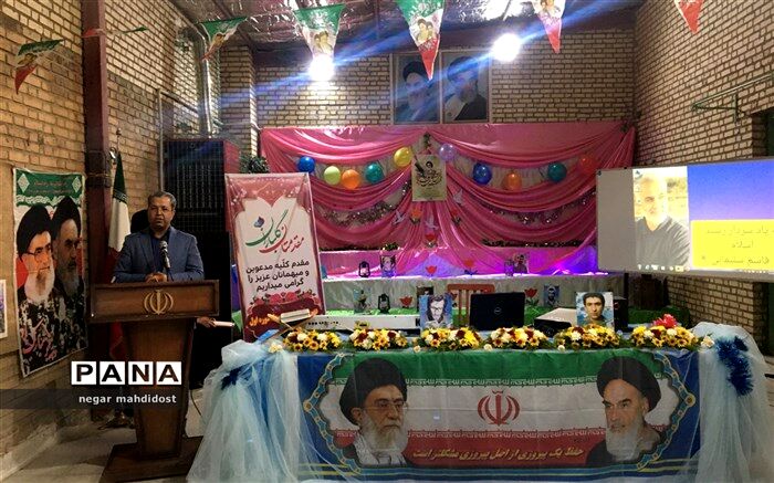 نسل جوان در گام دوم باید مردمی بودن را حفظ کند