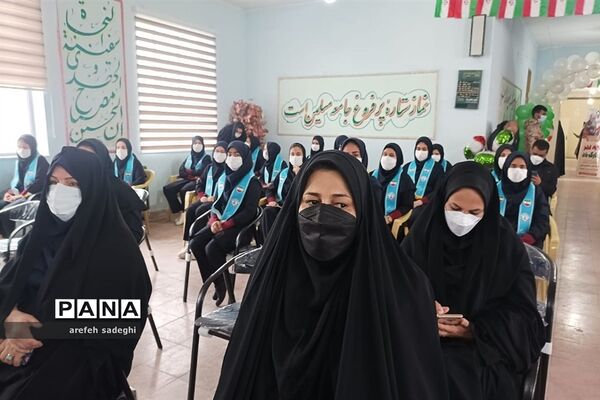 نواختن زنگ انقلاب در مدرسه مریم عذرا دماوند