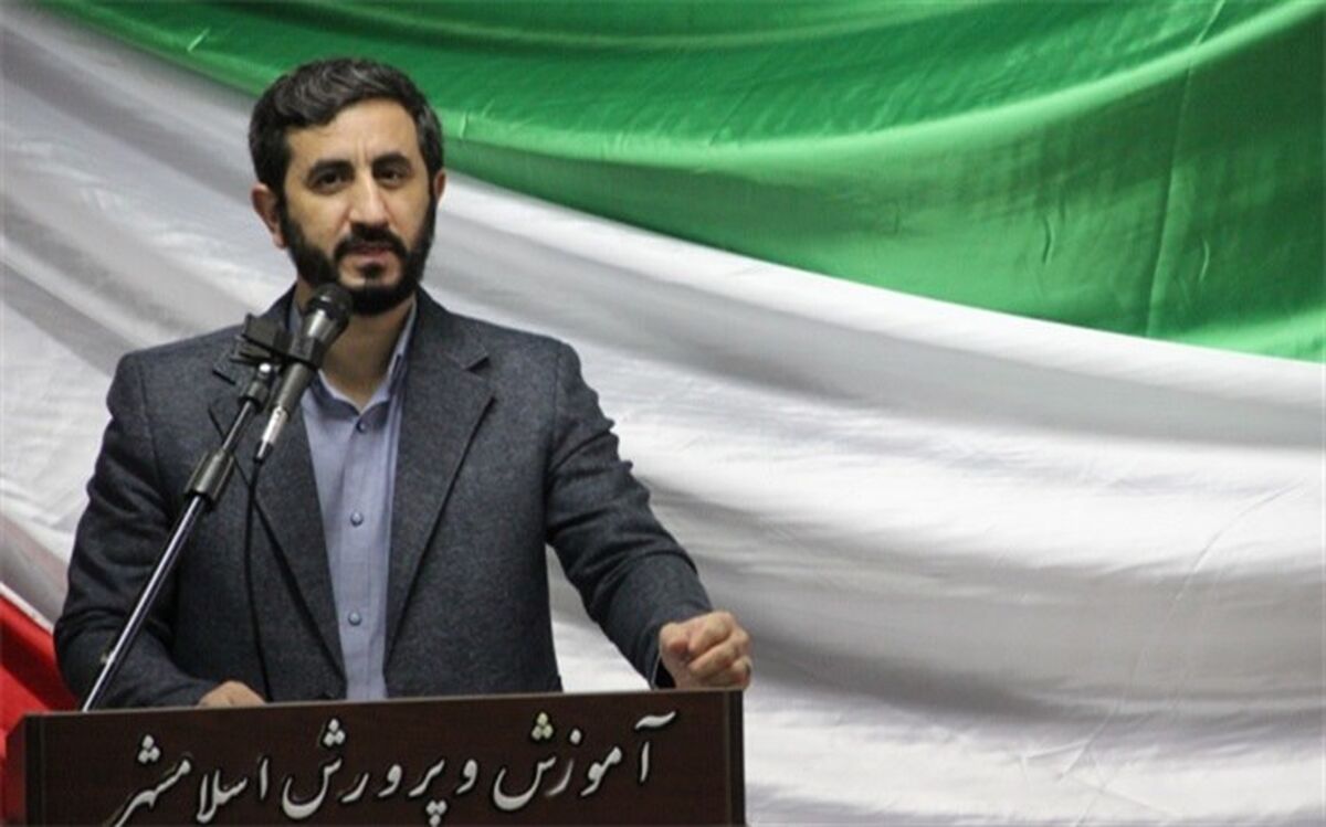 انقلاب اسلامی ما معجزه بزرگ قرن با رهبری امام راحل است