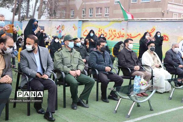 آیین نواختن زنگ انقلاب در آموزشگاه شاهد شهید قدوسی ناحیه دو شهرری