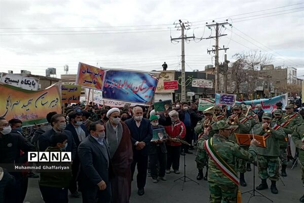 گرامیداشت 12 بهمن و مراسم گلبانگ انقلاب در میدان مرکزی تربت جام